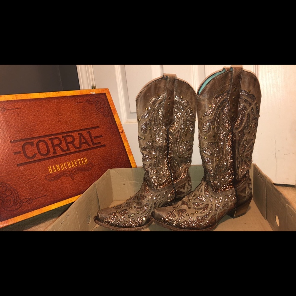 Corral Handcrafted Boots 👢
